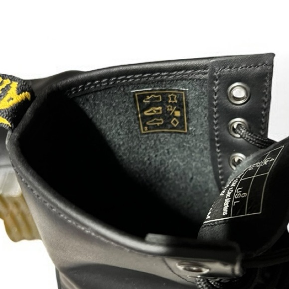 🌻NEW NWOT Dr. Martens 1460 Black Smooth Leather 8-Eye Boots Women's Size 6 - Picture 14 of 15